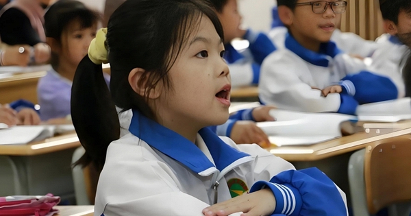 Giáo viên 25 năm nói thẳng: Không biết tiên tri nhưng nhìn cách phụ huynh đón con, tôi biết tương lai của đứa trẻ sướng hay khổ