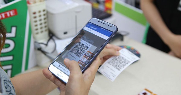 Người phụ nữ SN 1955 run rẩy đến ngân hàng Vietinbank chuyển 70 triệu từ tài khoản tiết kiệm: Công an ngăn chặn kịp thời