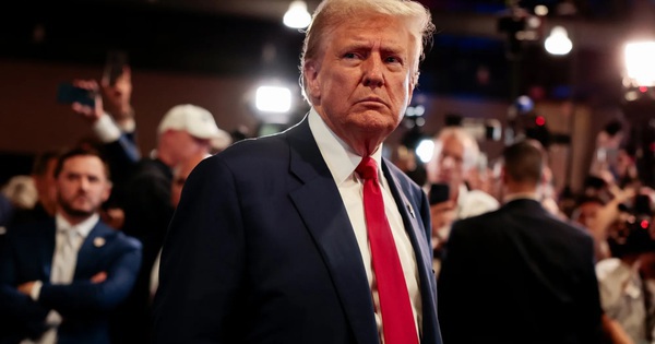 Tổng thống Donald Trump gia hạn trừng phạt Nga