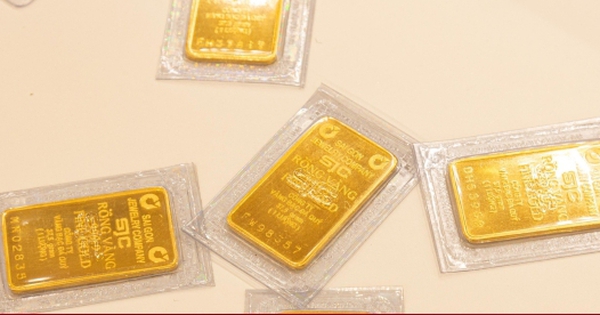 Giá vàng lập đỉnh mới 107 triệu đồng/lượng