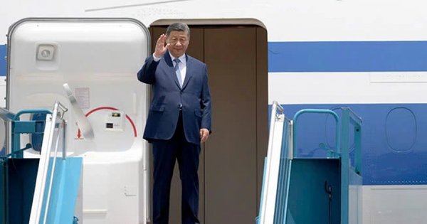 Thủ tướng ra sân bay tiễn Tổng Bí thư, Chủ tịch Trung Quốc Tập Cận Bình