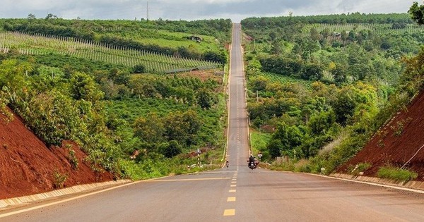 Cao tốc có địa hình phức tạp xây 3 hầm xuyên qua 2 con đèo hiểm, mở thêm một lối ra biển cho các tỉnh Tây Nguyên, rút ngắn nửa thời gian từ Bình Định đến Gia Lai