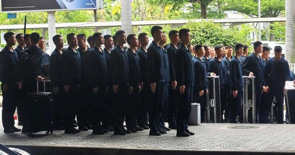 Đoàn quân đội Trung Quốc về nước sau khi tham gia diễu binh 30/4 tại Việt Nam