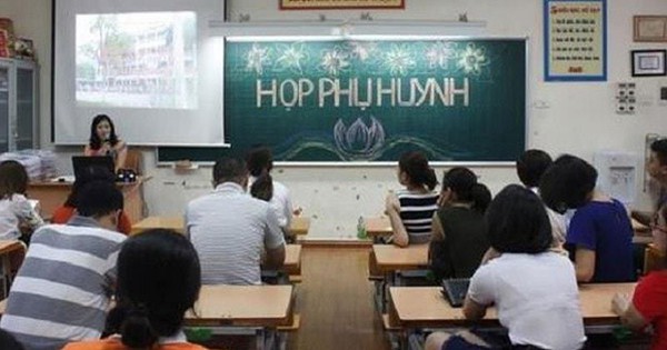 Họp phụ huynh về tôi không biết phải đối mặt với con mình thế nào, điểm nó kém nhưng người "sợ hãi" lại là tôi