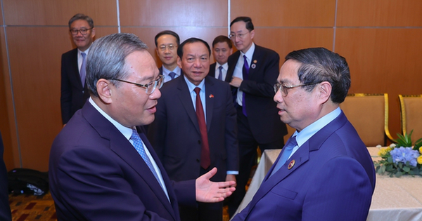 Thủ tướng Phạm Minh Chính đề nghị Trung Quốc dành ưu tiên hàng đầu cho hợp tác đường sắt