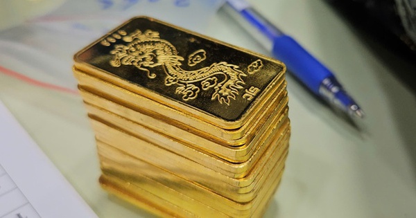 Cuối ngày 27-5, giá vàng vẫn rớt mạnh