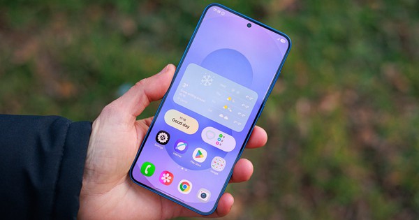 Chuyên gia review: "Tôi sẽ mua điện thoại này của Samsung ngay lập tức"