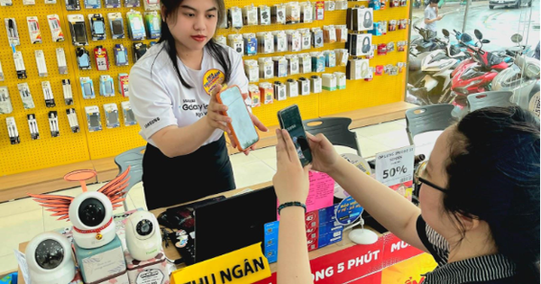 Dịch vụ nạp - rút tiền tại Thế Giới Di Động sau 6 tháng: phí nhẹ, hỗ trợ hơn 40 ngân hàng lớn phổ biến…