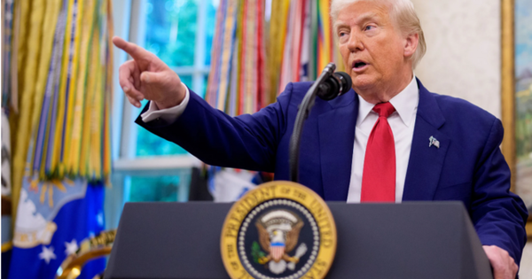 Ông Trump cấm bán phần mềm thiết kế chip cho Trung Quốc