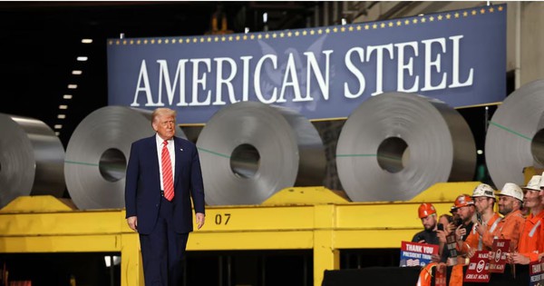 Nóng: Ông Trump tuyên bố tăng gấp đôi thuế thép lên 50%, gia tăng áp lực với ngành sản xuất toàn cầu