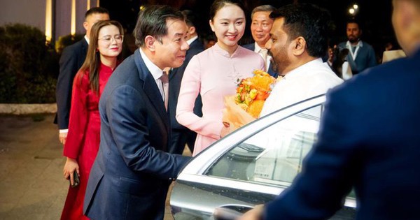 Tổng thống Sri Lanka mời Vingroup đầu tư vào bấ...