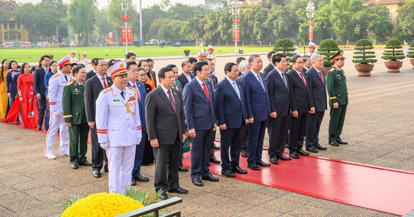 Lãnh đạo Đảng, Nhà nước, ĐBQH vào Lăng viếng Chủ tịch Hồ Chí Minh