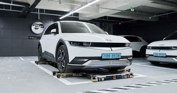 Hyundai ra mắt robot đỗ xe thông minh: Lướt dưới gầm, nâng xe và đỗ chính xác đến từng centimet