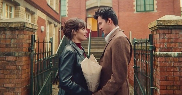 Lần đầu xem phim "Sex education", tôi giật mình hiểu ra thế nào là "cách yêu lành mạnh"