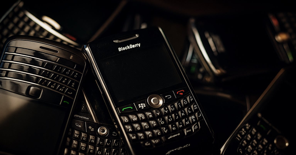 Blackberry - Hành trình từ biểu tượng quyền lực đến cú trượt dài chí mạng: Rơi vào quên lãng chỉ trong 10 năm, bảo thủ nên thua đau Samsung, iPhone