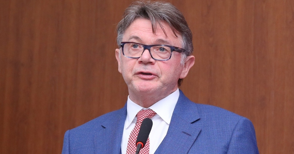 HLV Troussier tái xuất sau hơn 1 năm rời tuyển Việt Nam, dẫn dắt đội bóng đầy ắp ngôi sao
