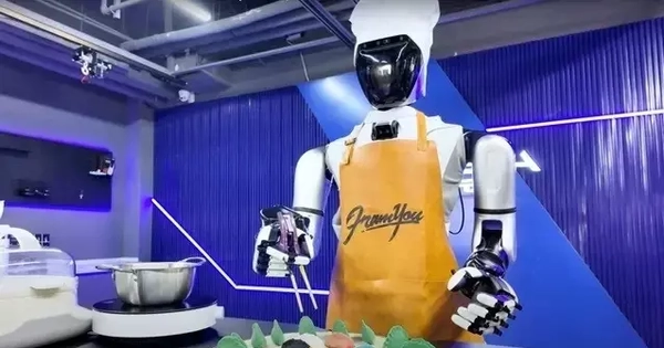 Robot Trung Quốc biết dùng đũa, nấu ăn, cụng ly gây sững sờ