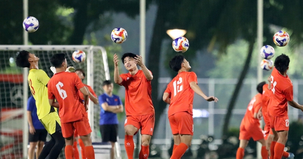 U23 Việt Nam họp gấp sau 2 trận gây tranh luận, mổ xẻ phương án hạ “ngựa ô” của giải ĐNÁ