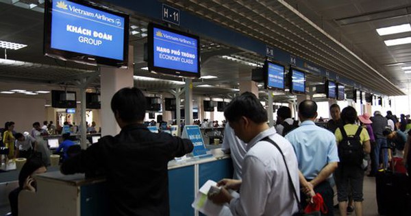 Hộ chiếu Việt Nam thăng hạng toàn cầu, người Vi...