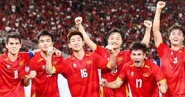 Công Phương tỏa sáng, U23 Việt Nam hạ gục U23 Indonesia, xưng vương Đông Nam Á 3 lần liên tiếp