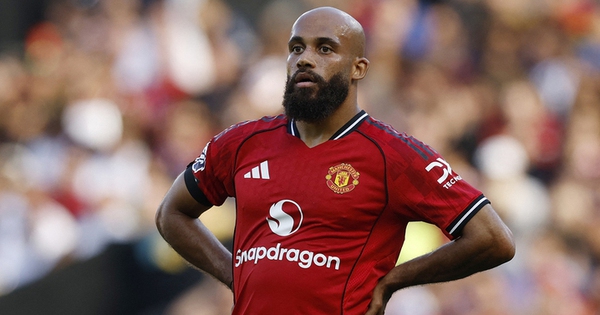 Hàng công giá hơn 7.600 tỷ đồng tịt ngòi, Man Utd thua Arsenal