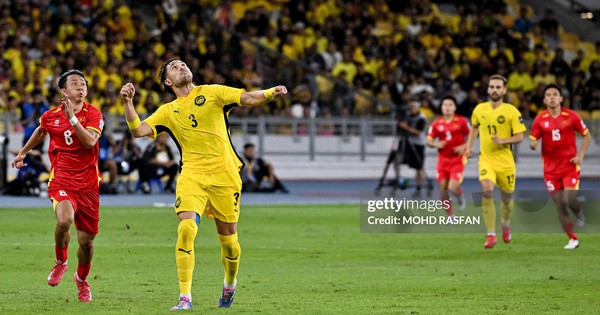 Ngôi sao Malaysia từng thắng Việt Nam 4-0 bất ngờ “nói hớ”, có thể lộ chuyện nhập tịch sai luật FIFA