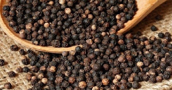 "Vua tiêu" Phúc Sinh bị đẩy xuống Top 5, một cô...