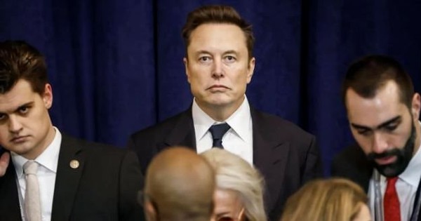 Nóng: Elon Musk bị kiện tập thể với cáo buộc "l...