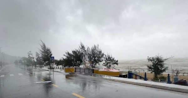 Bão đã suy yếu, hàng loạt địa phương ra cảnh báo mới, người dân hãy xem hết video này