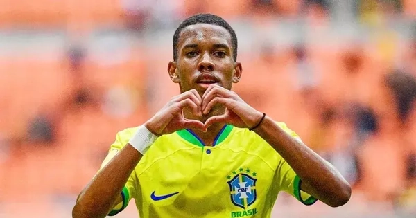 Ancelotti đẩy nhanh thử nghiệm cho Selecao