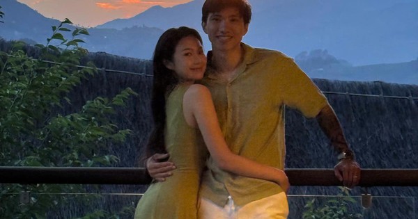 Đoàn Văn Hậu báo tin vui