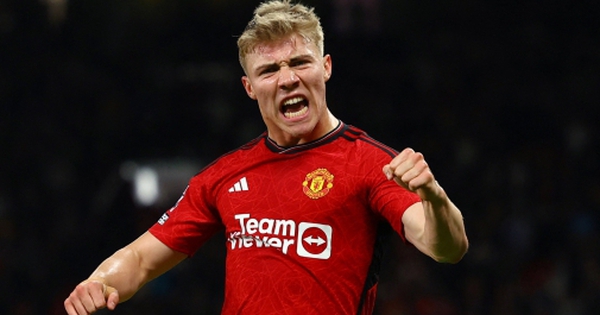 Man Utd ra giá bán Hojlund