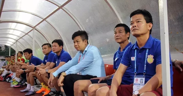 Đội hạng Nhất Long An được “giải cứu”, HLV Nguyễn Văn Sỹ sẽ tái xuất