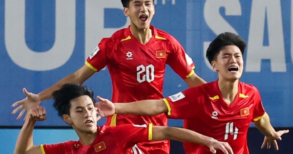 Tuyển Việt Nam đối đầu với Malaysia, gặp bất lợi trên đường tranh vé World Cup