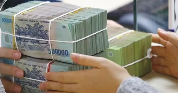 Những trường hợp nghỉ việc do sắp xếp bộ máy được hưởng 24 tháng tiền lương, nhận lương hưu ngay