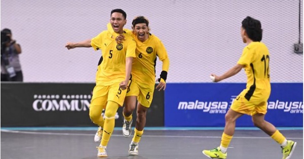 Tuyển Malaysia thắng nghẹt thở để mở ra cơ hội đi tiếp, 2 đội khác ở Đông Nam Á “thảm bại”
