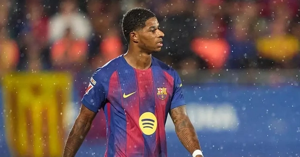 Rashford bị HLV Barca trừng phạt vẫn tỏa sáng rực rỡ