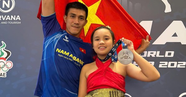 Ái nữ nhà võ sĩ Nguyễn Trần Duy Nhất giành liên tiếp 2 HCB ở giải Muay trẻ thế giới