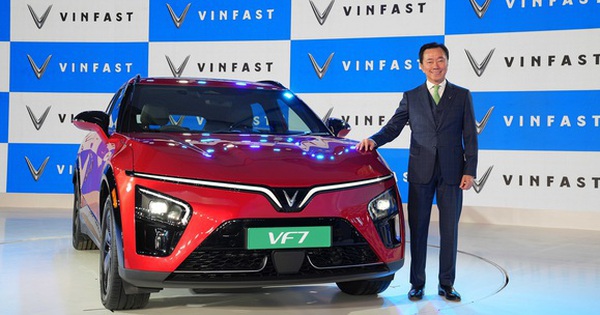 VinFast tung hàng "khủng" tại nước đông dân nhất thế giới: 2 mẫu xe 10 phiên bản và "mưa" công nghệ