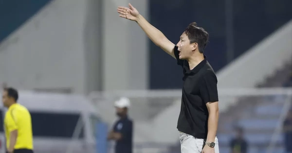 Những lời phàn nàn làm nổi bật cái tài của HLV Kim Sang-sik