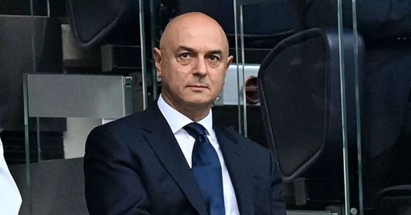 Tottenham từ chối hai lời đề nghị mua lại CLB