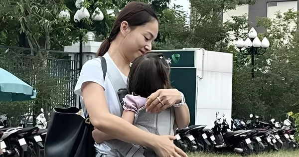 Lan Phương địu con đến phiên tòa xử ly hôn