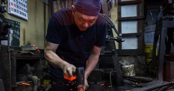 Trung Quốc nhìn hoành tráng nhưng yếu hơn tưởng tượng, Nhật Bản mà "rút phích cắm" là tụt hậu ngay 20 năm?