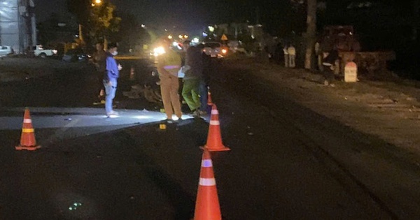 CLIP: Xe con nghi vượt ẩu, tông chết người đi xe máy