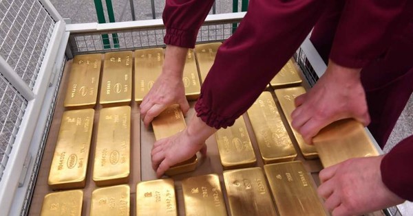 Nga thu lợi bất ngờ nhờ giá vàng tăng giữa vòng vây trừng phạt