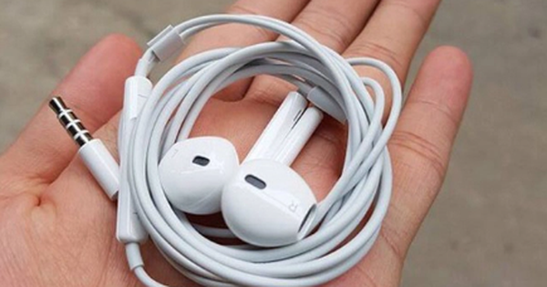 Hơn 90% người dùng iPhone không biết công dụng của những chiếc lỗ nhỏ trên tai nghe của hãng