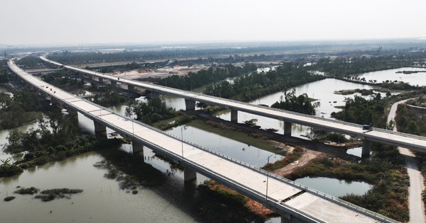 Toàn cảnh tuyến đường huyết mạch ven sông 6.400 tỷ đồng ở Quảng Ninh