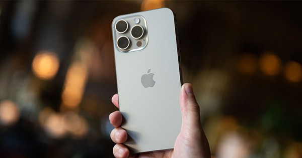 Cú sốc giá đầu năm 2026: 4 mẫu iPhone cũ đang rớt giá "không phanh"