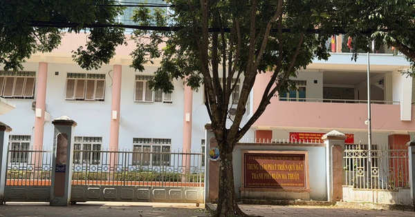 Trung tâm quỹ đất lấy hơn 10 tỉ đồng tiền đền bù giải phóng mặt bằng để chi… lương, thưởng!