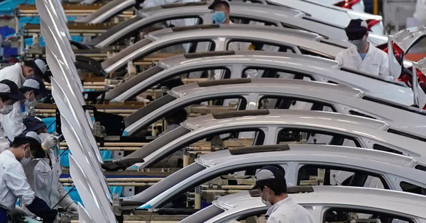 Dây chuyền lắp ráp 20 triệu xe xăng mỗi năm ngừ...